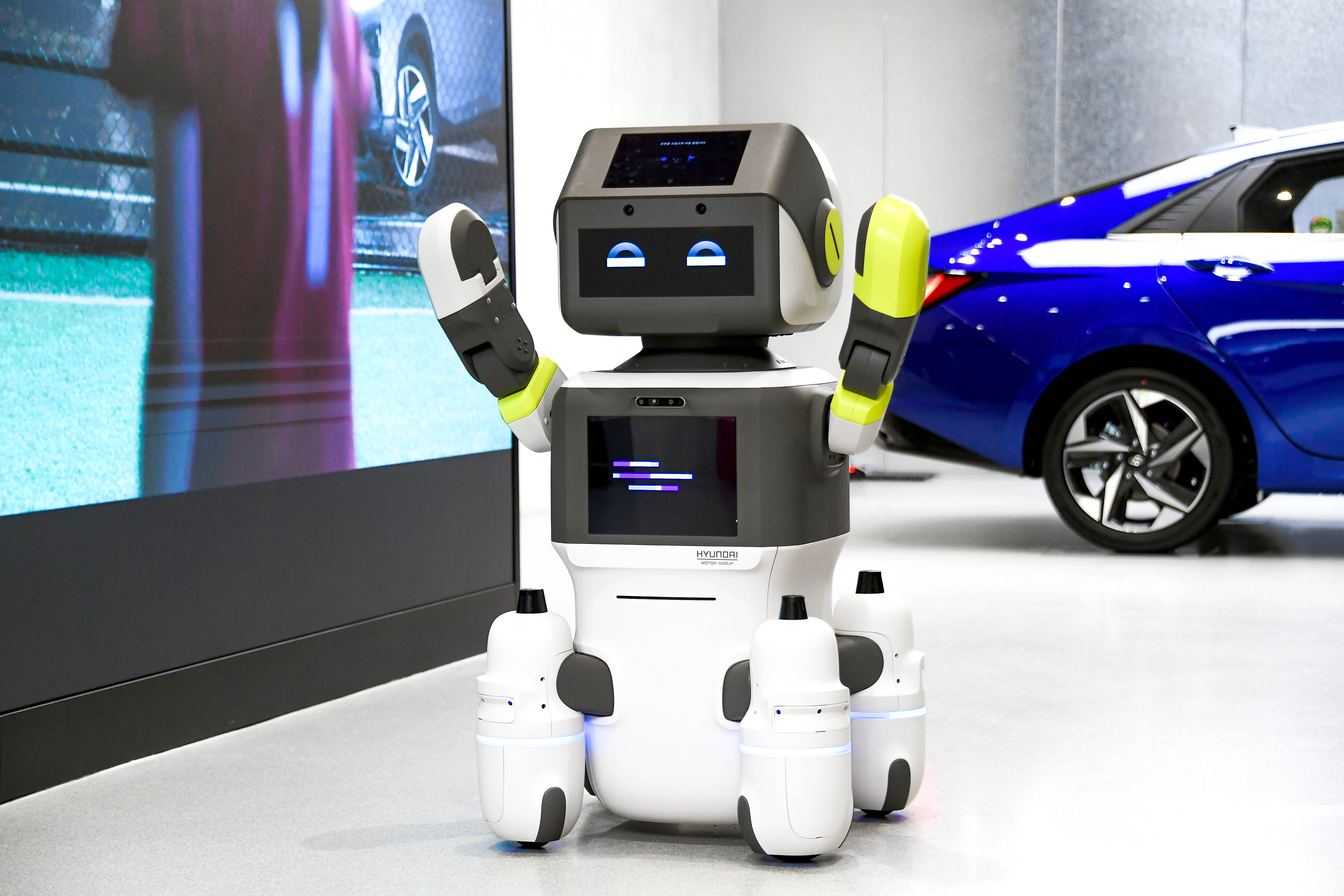 开启非接触服务时代 现代汽车集团推出ai服务机器人"dal-e"_杭州网